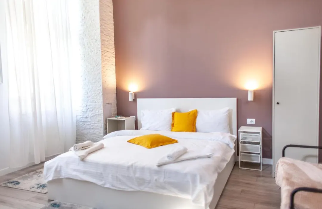 Modern Studio In The Heart Of Iasi-1