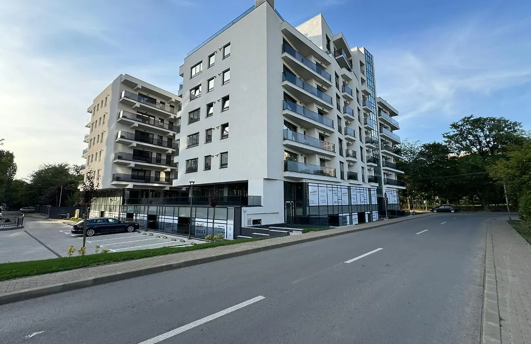 Luxury Studios At Unique Opposite Palas With Parking-1