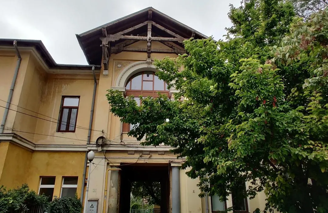 Casa cu Bolta-1
