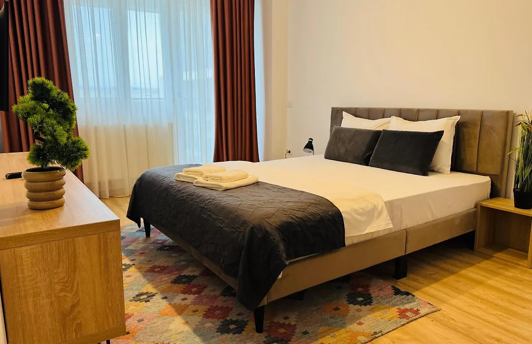 Central Apartment - Palas Mall-1