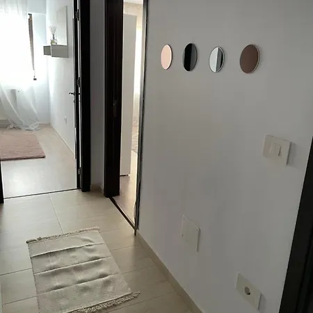 The Mirror - Quiet & Friendly Place In Copou-3