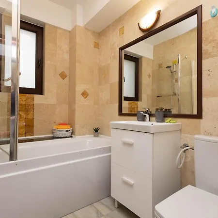 Central Apartament 3-3