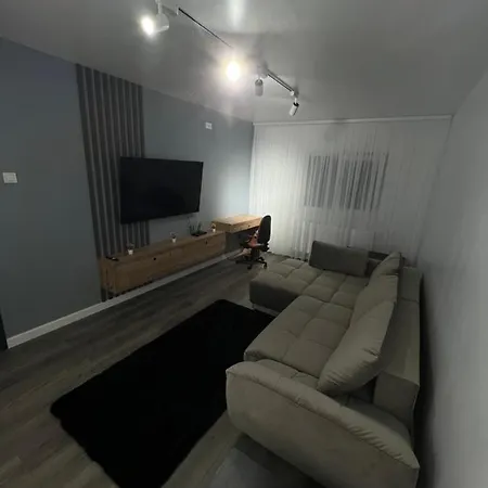 The Urban Hub 2-2