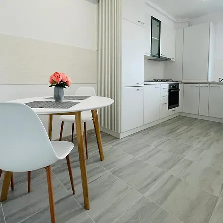 Royal Apartment - Palas Center-3