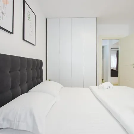 Himson Grey Apartment-Self Check-In Near Airport & Mall-2