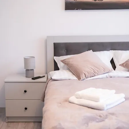 Konstanzer Podu Ros 11 - Spacious Apt - Palas Mall - Ac-3