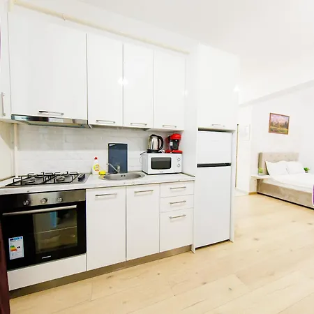 Deko Apartments & Studios Near Palas Mall - Parking Option-3