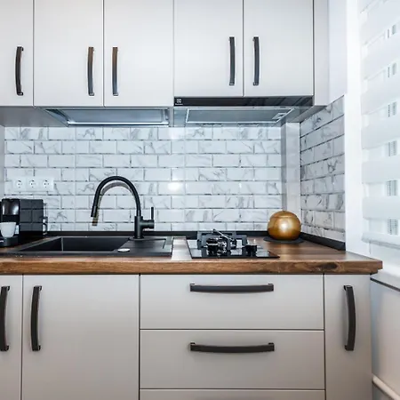 Ray- Central Apartment Near Palas Mall-2