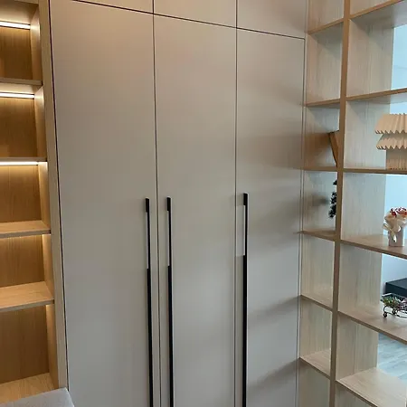 Unirea Towers Deluxe Apartment Modern & Chic-2
