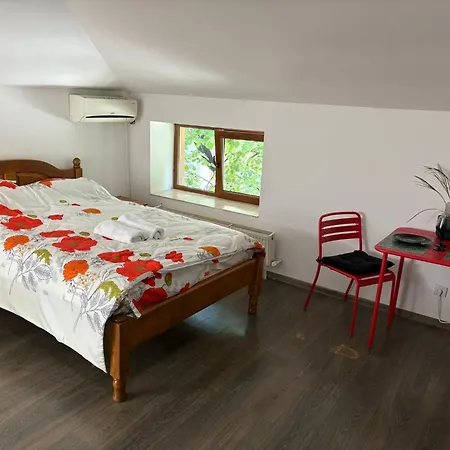 Propriete 12 - Close To Downtown, Spiridon Hospital, Iro Hospital-3
