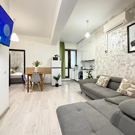 Glam Apartments Accommodation Near Palas Center - Parking Option-3