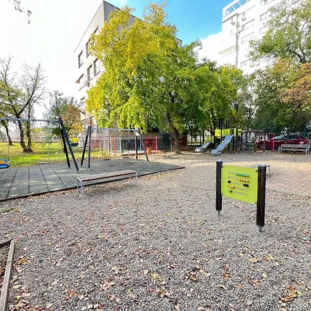 Central View Apartment-2 Rooms & Free Parking-3
