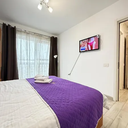 Luxury Newton Towers Apartments By Glam With Parking Option-2