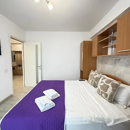 Luxury Newton Towers Apartments By Glam With Parking Option-3