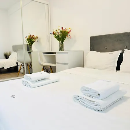 Cozy Deluxe Apartments In Centre Of Historical Iasi-3