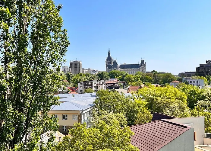 3 Rooms Apartment Palace View Iasi