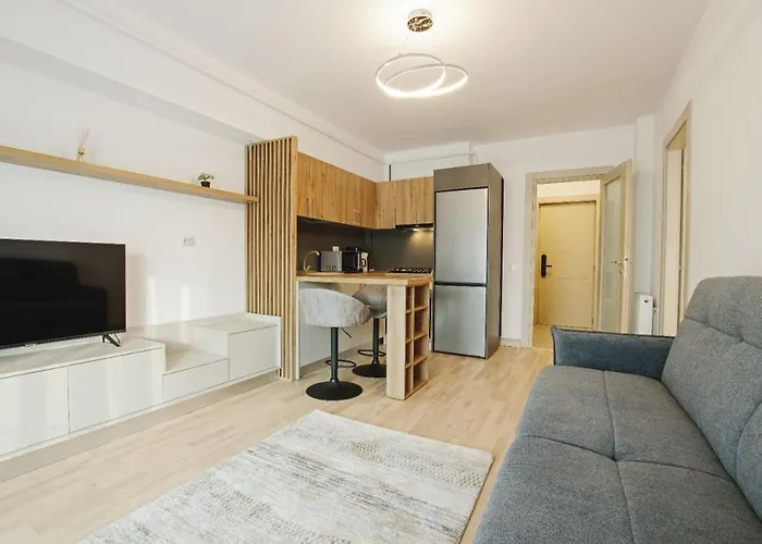 Himson Beige Apartment Self Check-In Near Airport & Mall Iasi