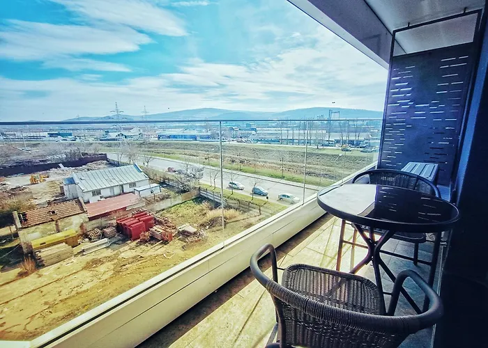 Super Apartments Near Airport With Shop & Free Parking Iasi