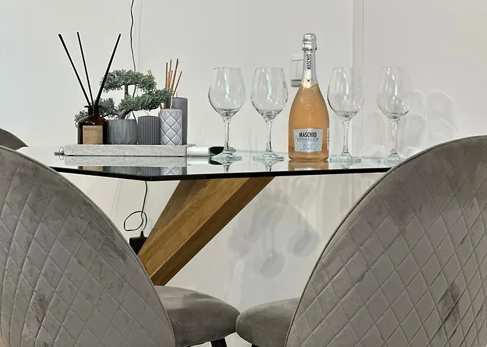 Lazar Towers Studios & Apartments Near Palas Iasi