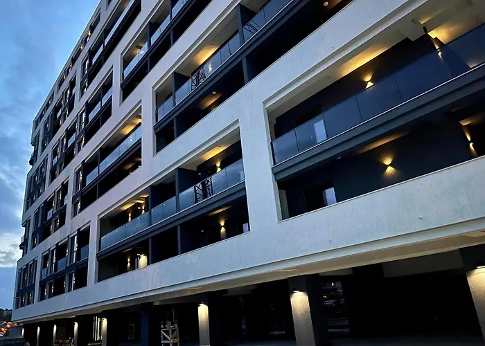 Sky View - Free Parking Apartment Iasi