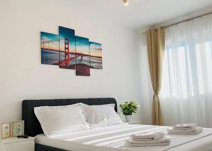 Newton Luxury Apartment Iasi