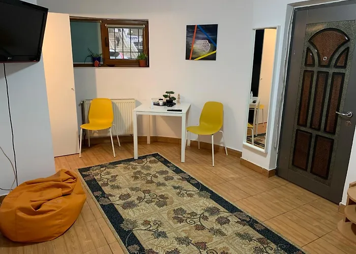 Ultracentral Lozonschi Apartament Parter Iasi