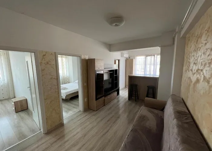 Cozy 3 Bedroom Apartments In Centre Of Iasi Palas Mall
