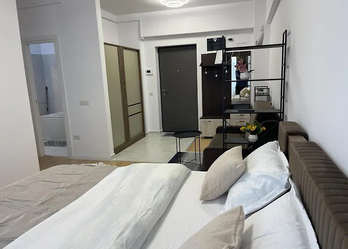 Unirea Towers Deluxe Apartment Modern & Chic Iasi