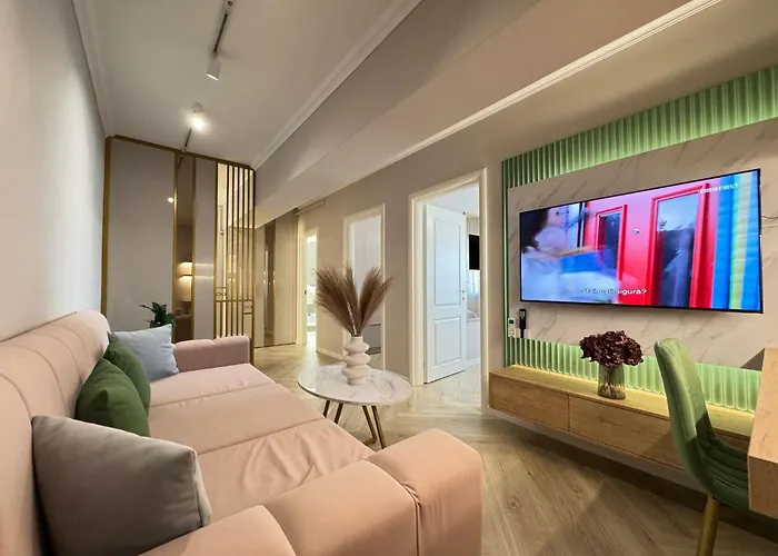 83 Vlaicu Luxury Aparthotel With Underground Parking Option Iasi