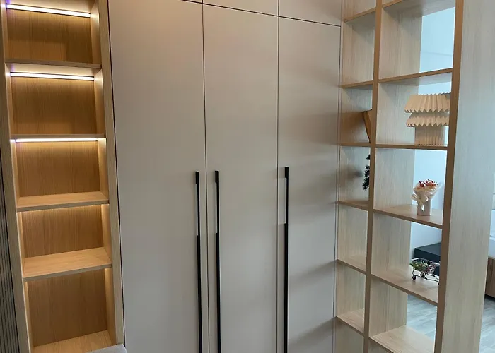 Unirea Towers Deluxe Apartment Modern & Chic Iasi