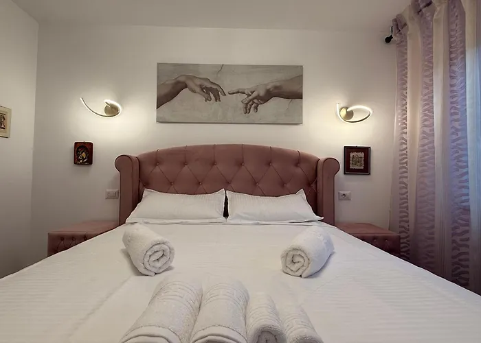 Central Bliss 3 Rooms Iasi