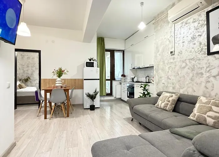 Glam Apartments Accommodation Near Palas Center - Parking Option Iasi