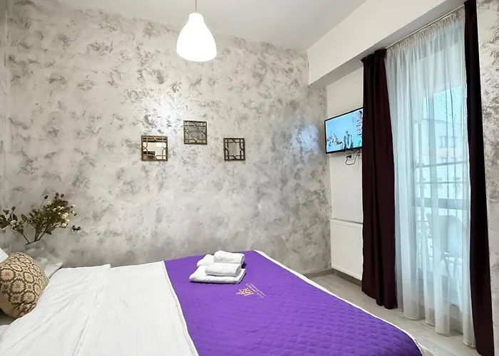 Glam Apartments Accommodation Near Palas Center - Parking Option Iasi