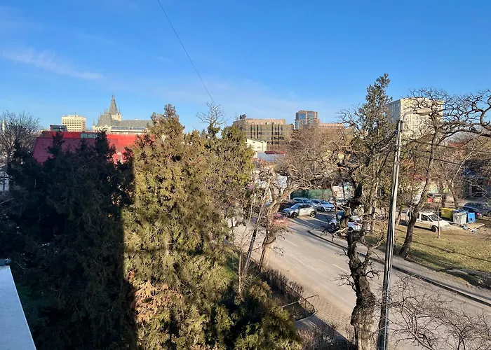 Spacious 2 Bedroom Apartment Near Palas Campus With Self Check-In And River View Iasi
