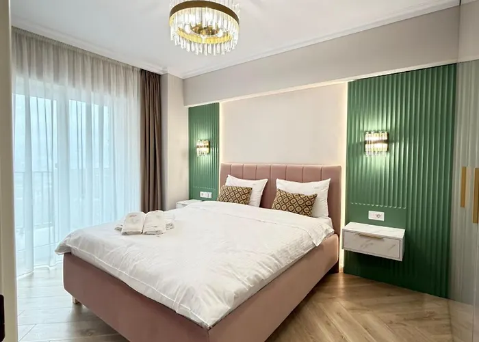 Pink Story By Glam Apartments Airport Area - Parking Option Iasi