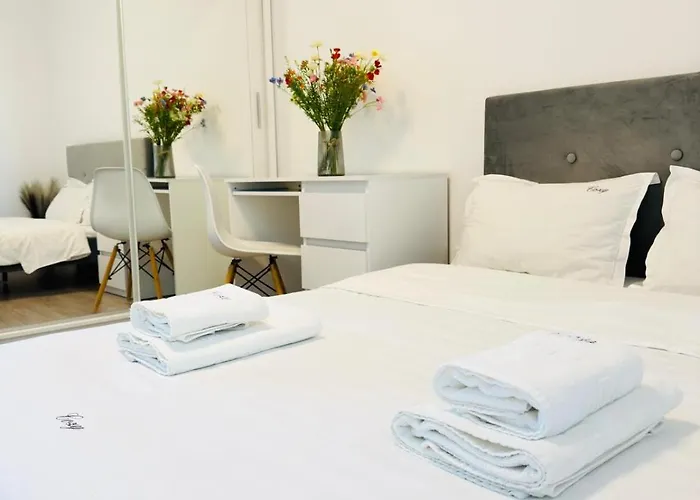 Cozy Deluxe Apartments In Centre Of Historical Iasi
