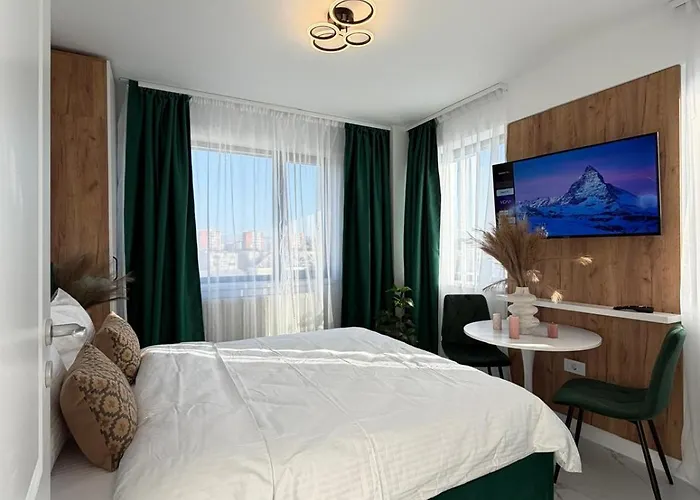 Green Story Aparthotel Near Palas Center And Old Town - Parking Option Iasi